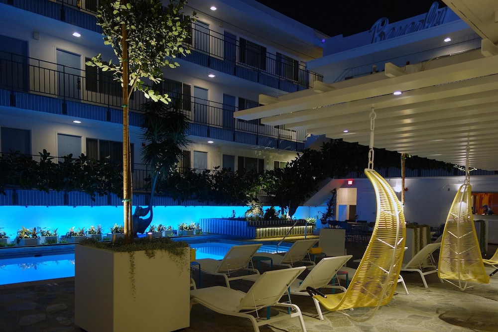 Beverly Laurel Hotel 63/69