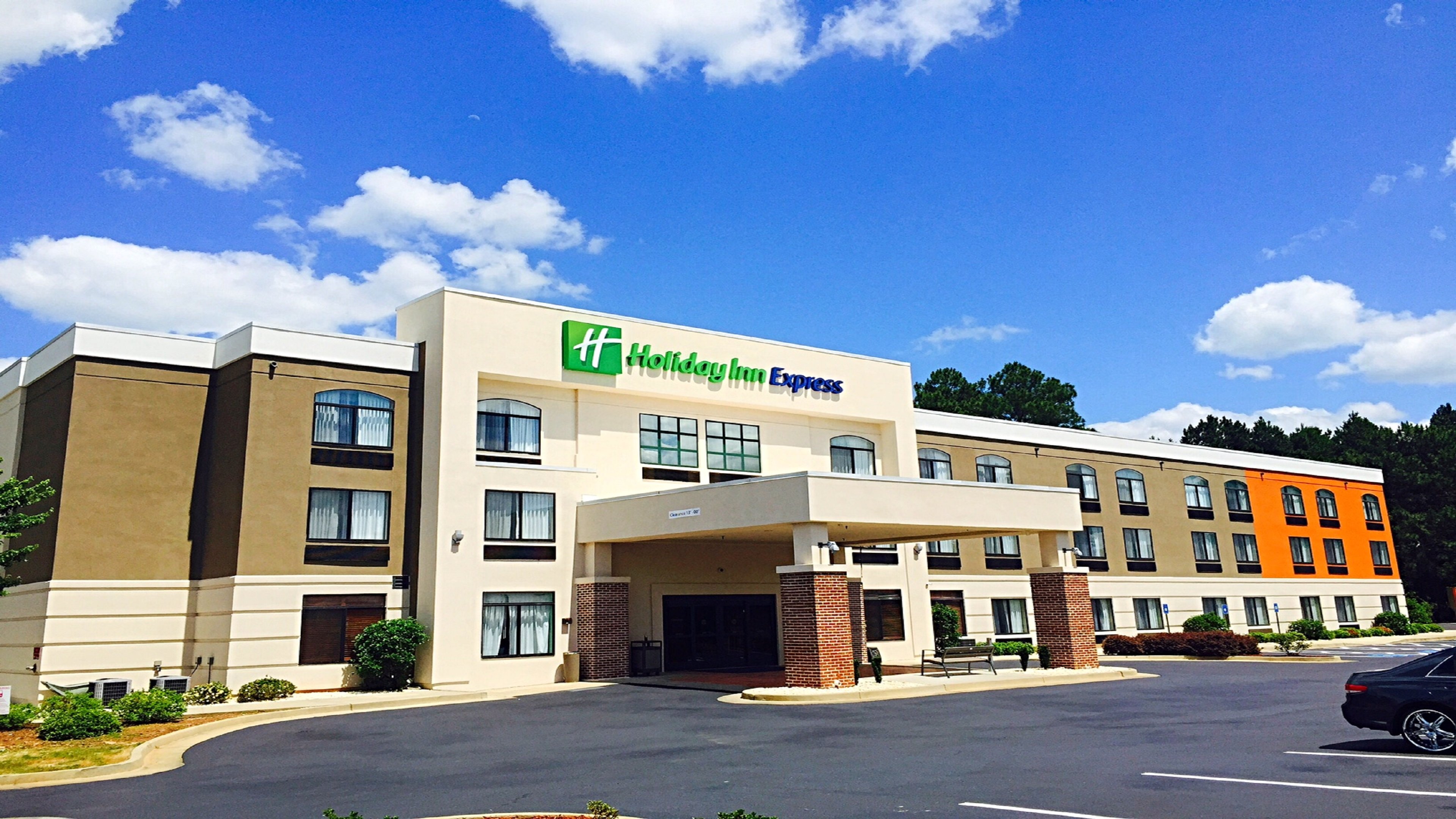 Holiday Inn Express Madison 44/45