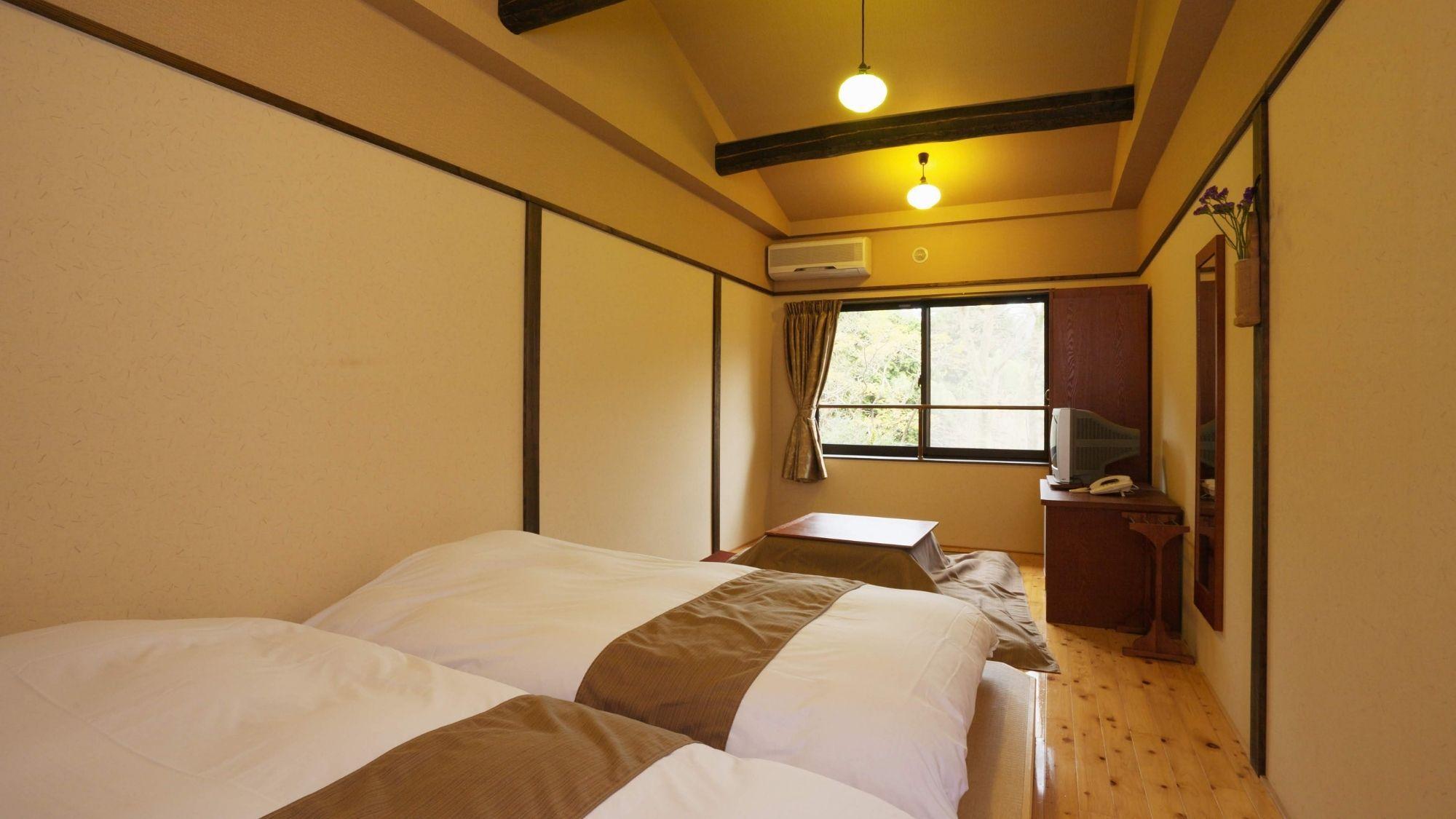 Japanese, Twin Beds, No Bathroom