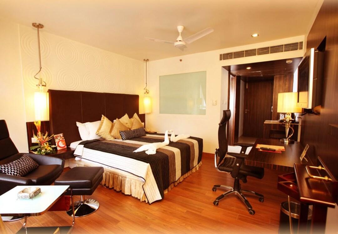 Hotel Inner Circle 7/16