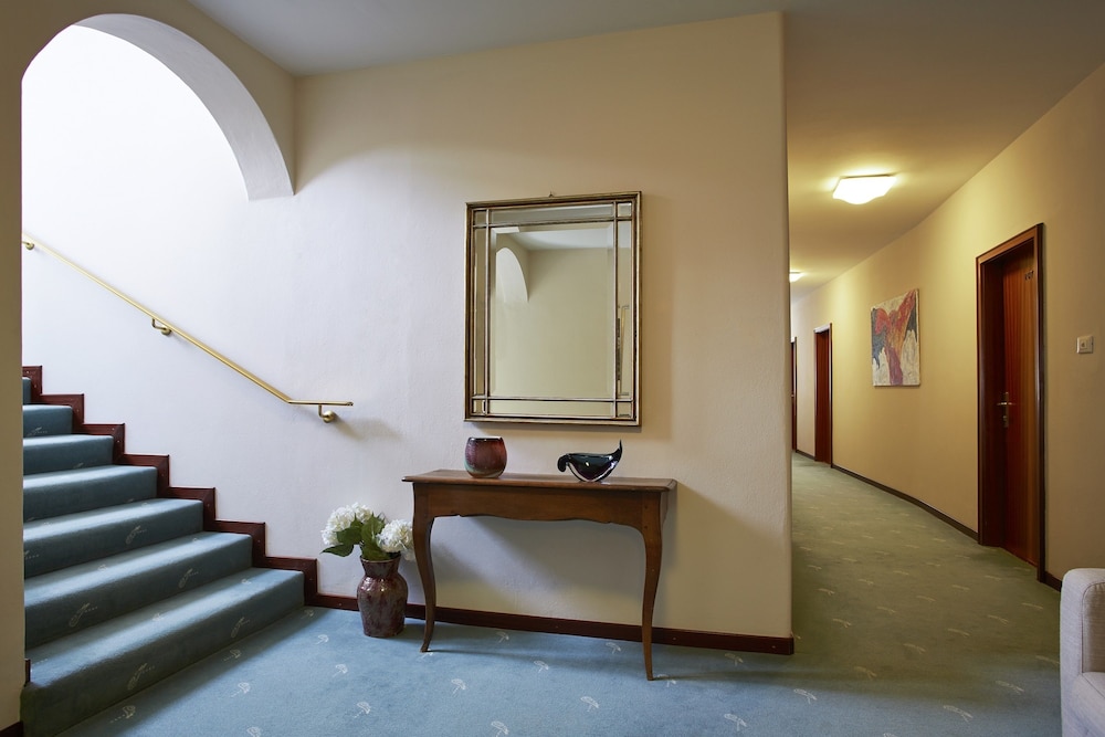 Hotel Juliane 56/56