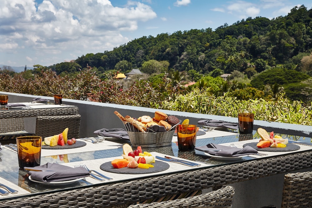 Radisson Hotel Kandy 53/72