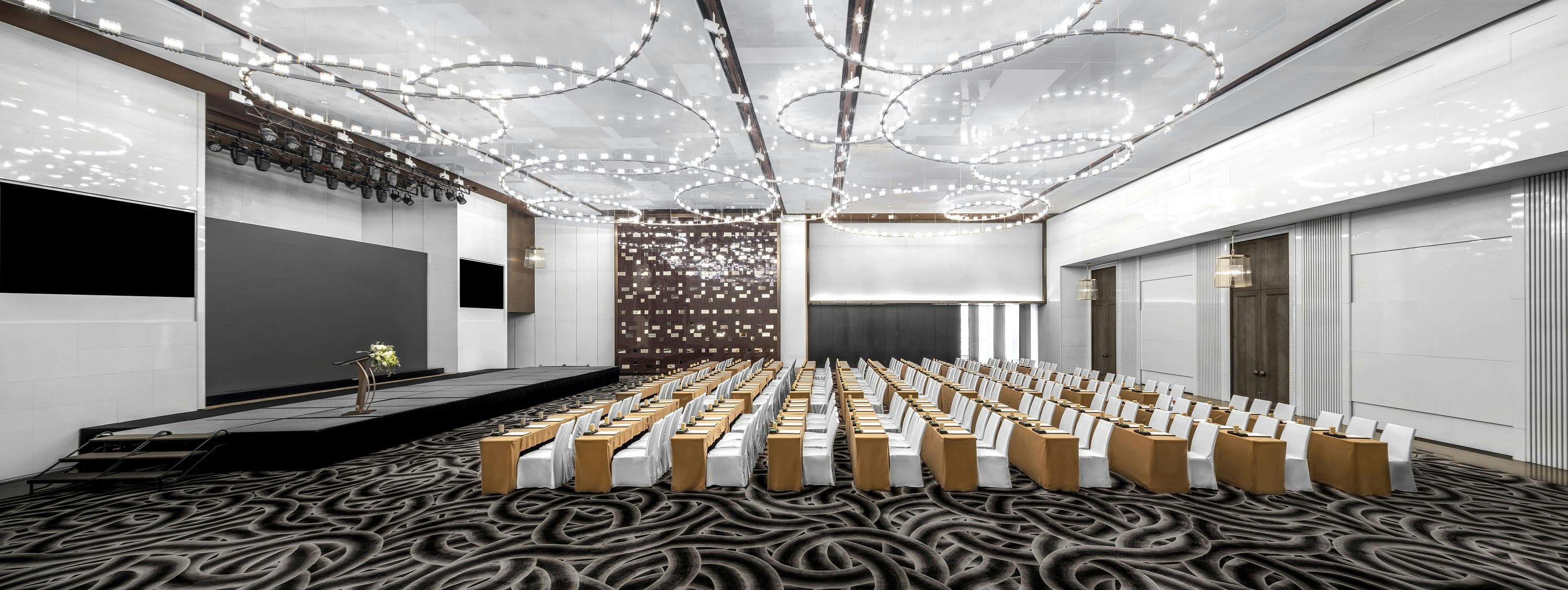 Mandarin Oriental Guangzhou 66/73