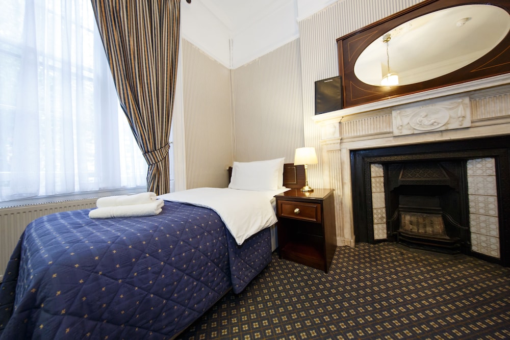 Regency House 18/69
