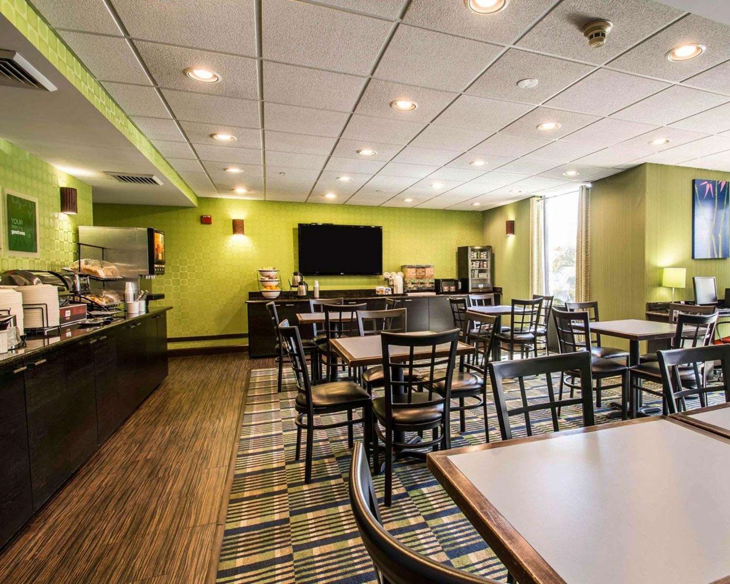 Comfort Inn & Suites Lantana - West Palm Beach South 30/40