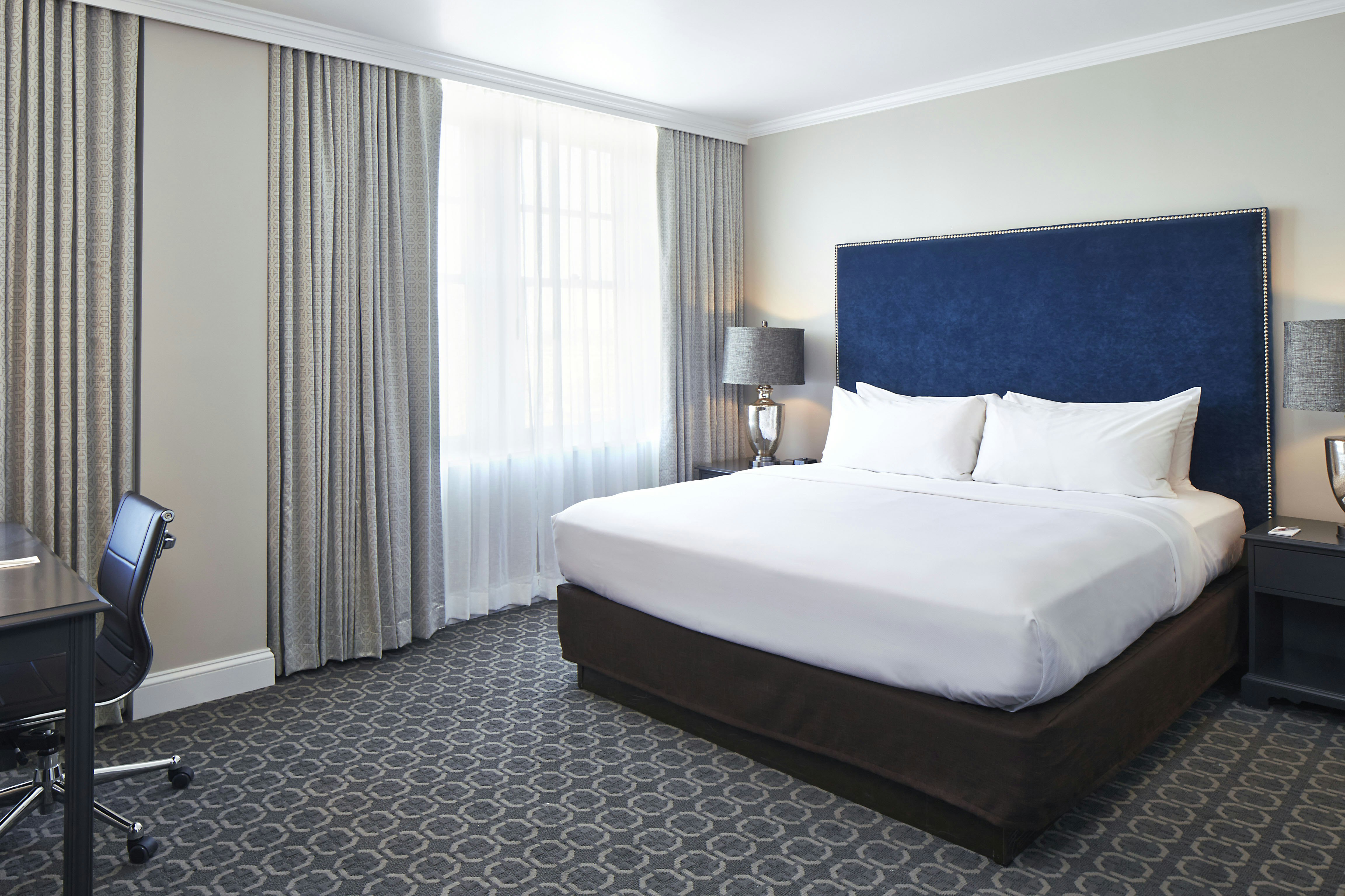 ROOM, KING BED