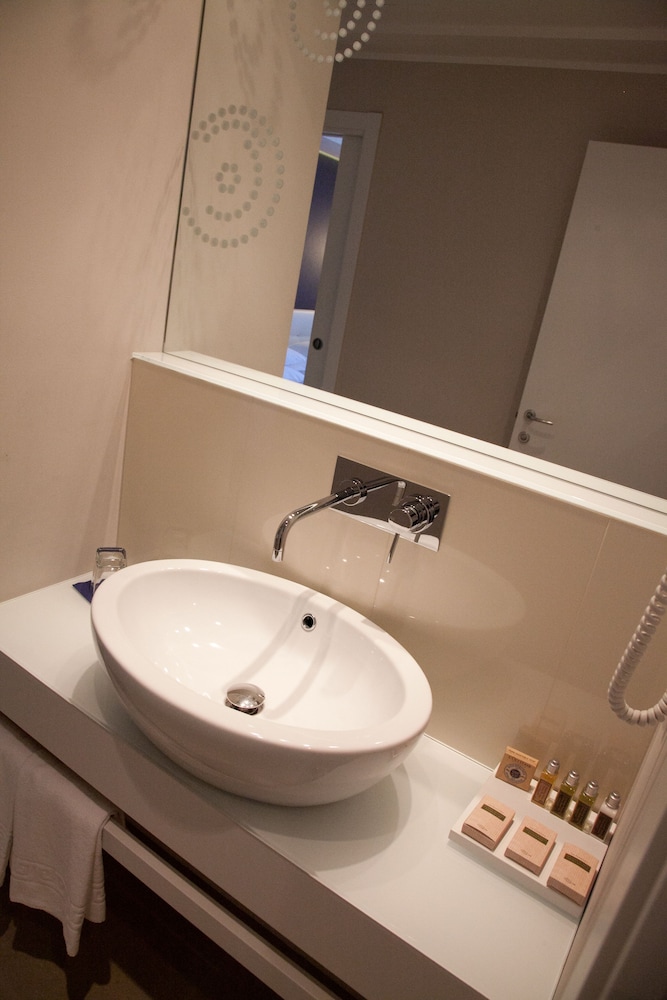Oxygen Lifestyle Hotel 50/50