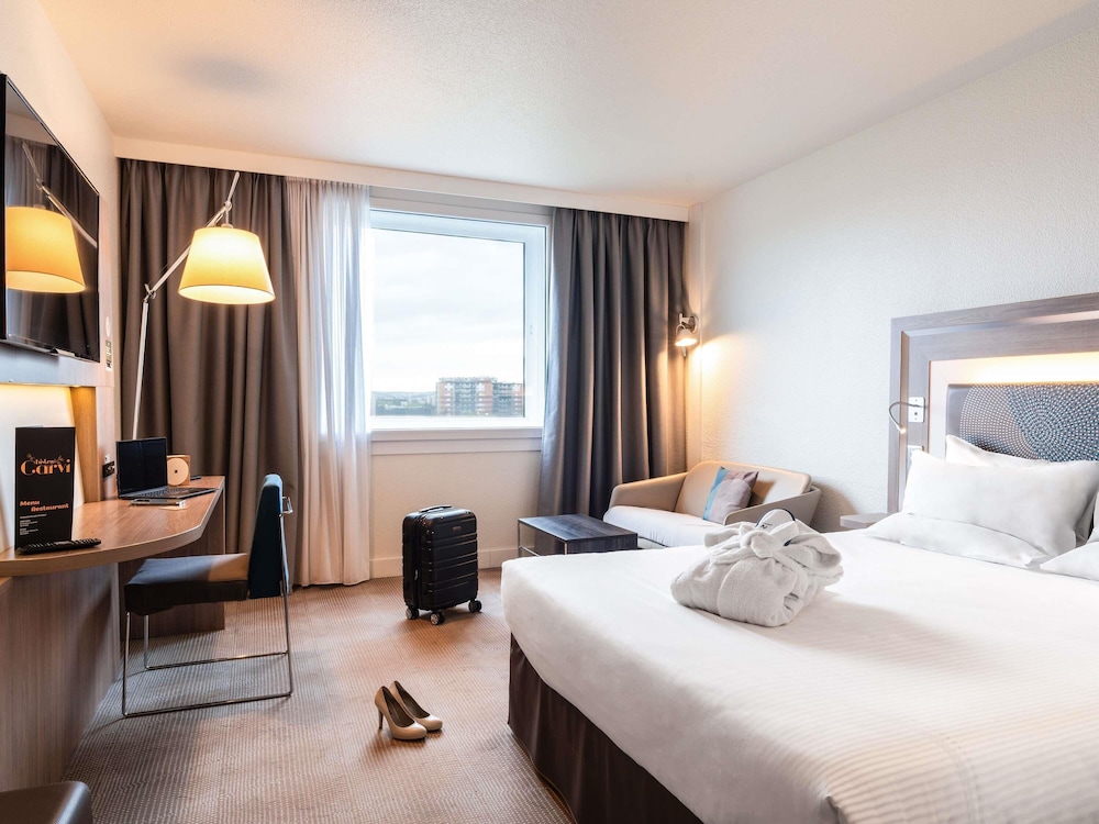 Novotel Paris 17 12/49