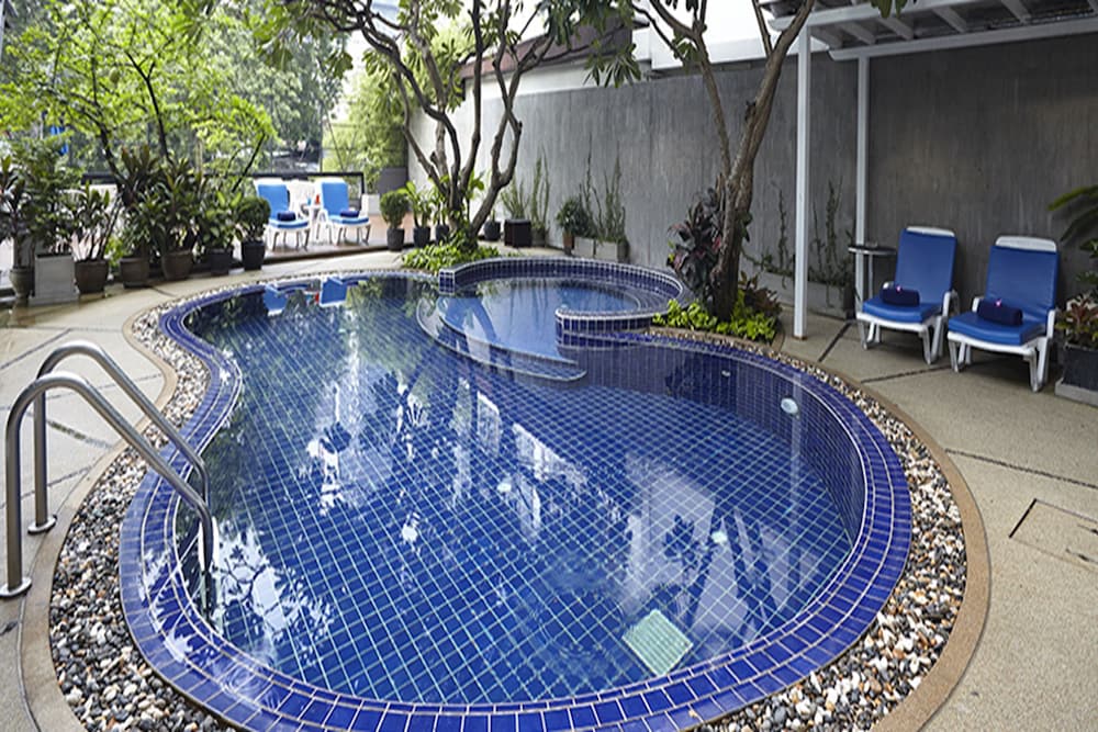 Anya Nana at Sukhumvit Bangkok 28/50