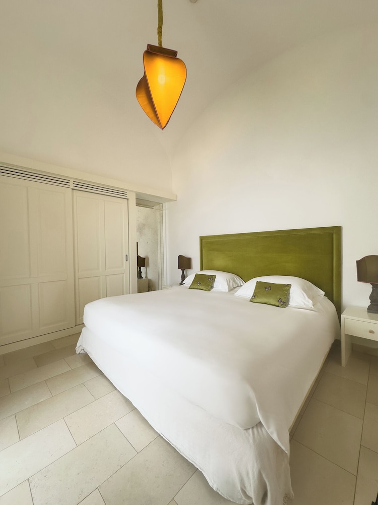 SUITE, SEA VIEW