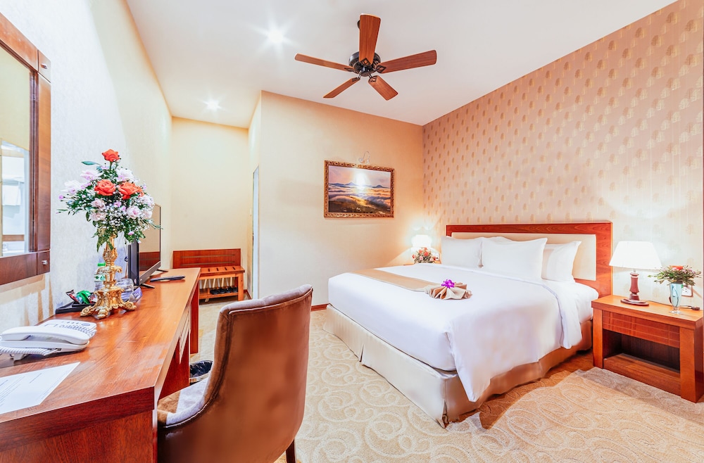 Ladalat Hotel 36/80