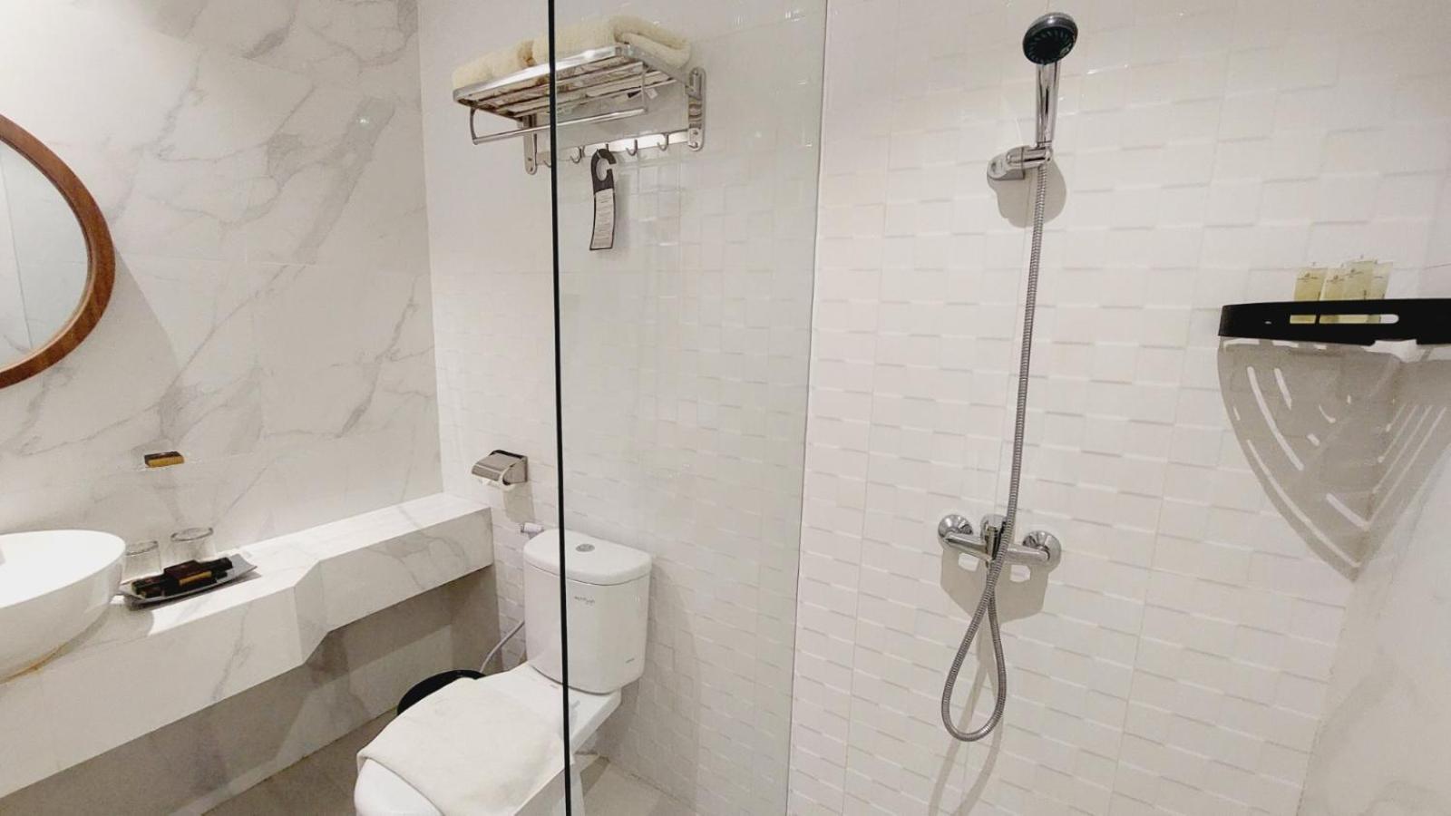 SIP Azana Hotel Jayapura 42/50