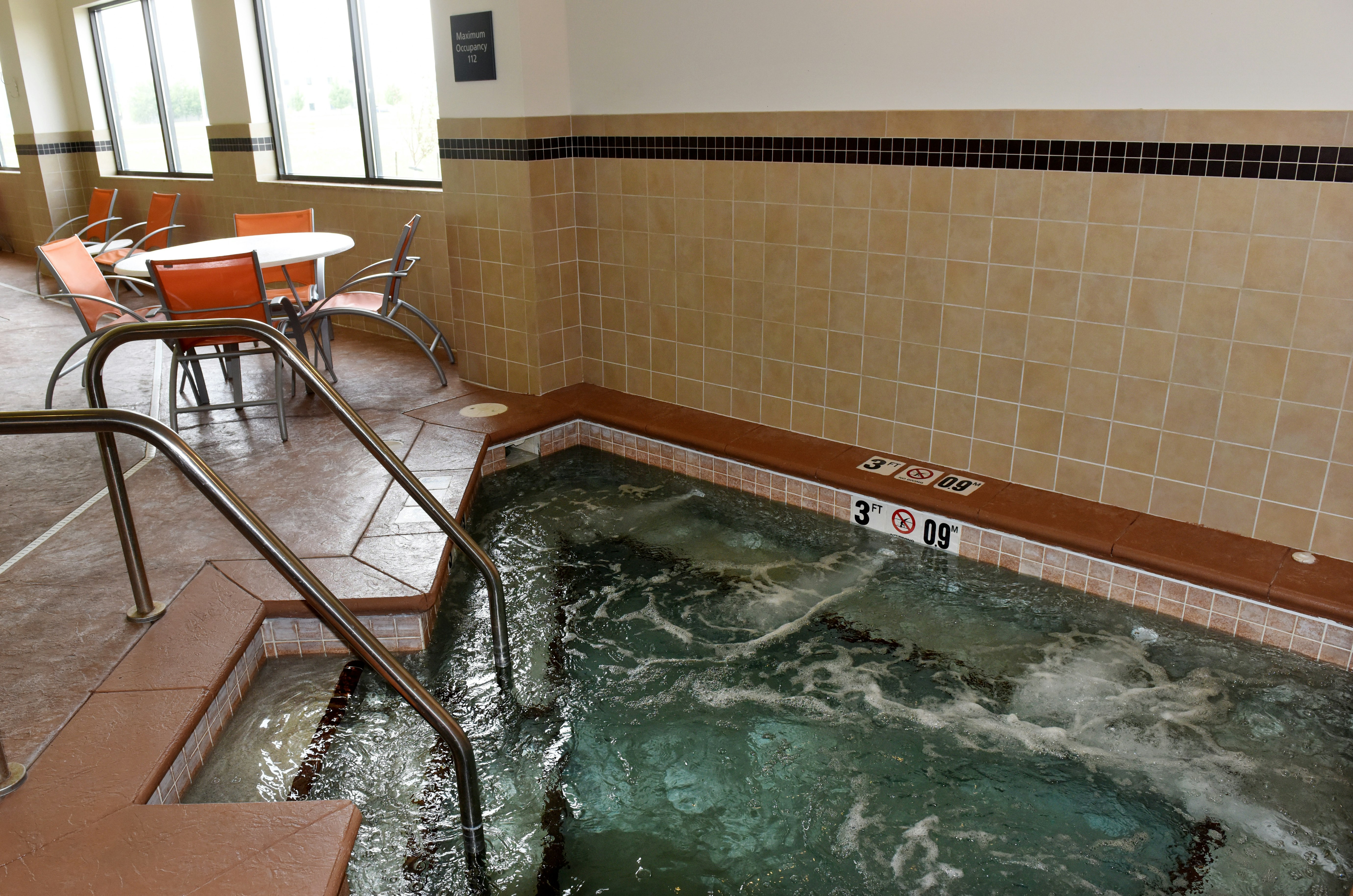 Hampton Inn Suites Fargo Medical Center 14/36