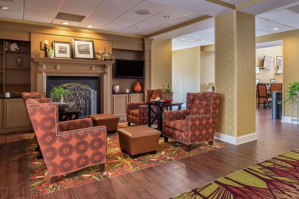 Hampton Inn & Suites Charlotte-Arrowood 32/61