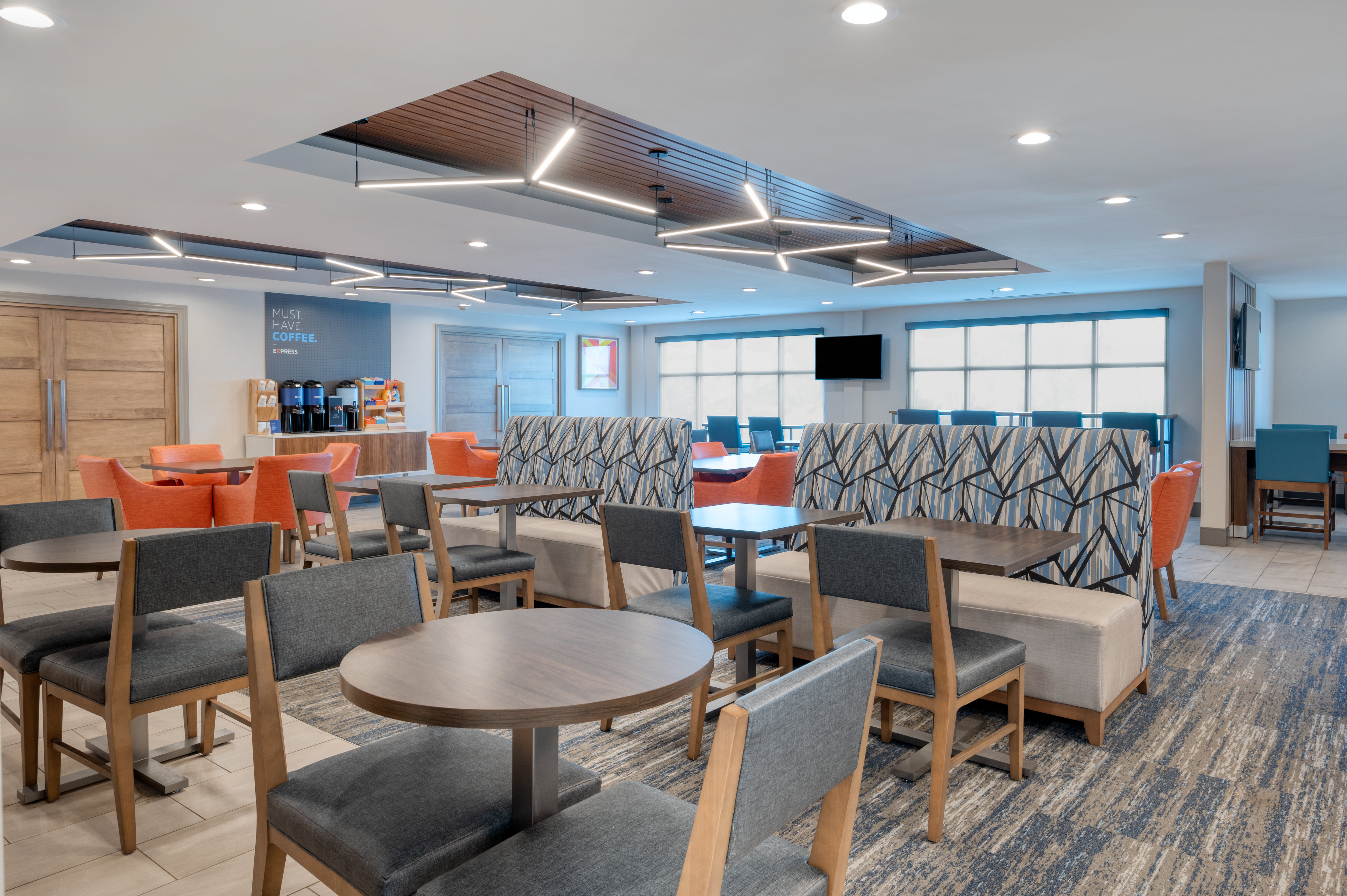 Holiday Inn Express Hotel And Suites Greenwood 55/66