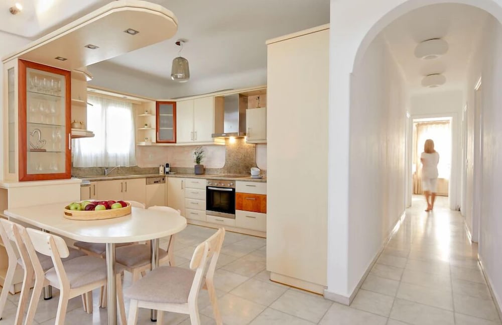 La Maison Luxurious Living 22/32
