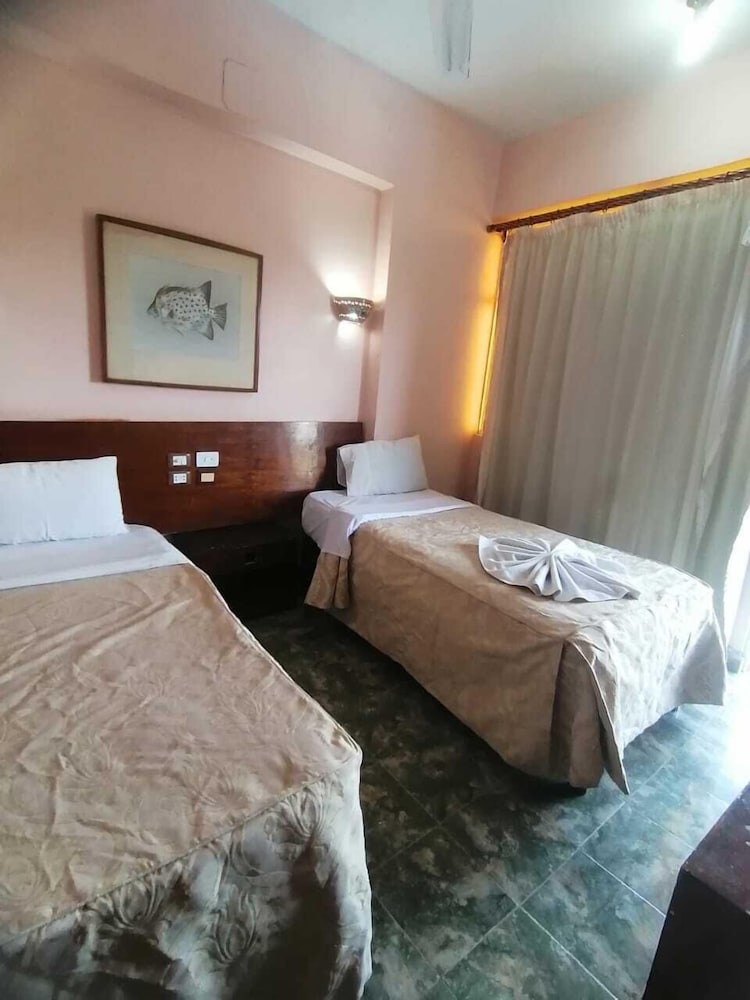 Rezeiky Hotel And Camp Luxor 24/50