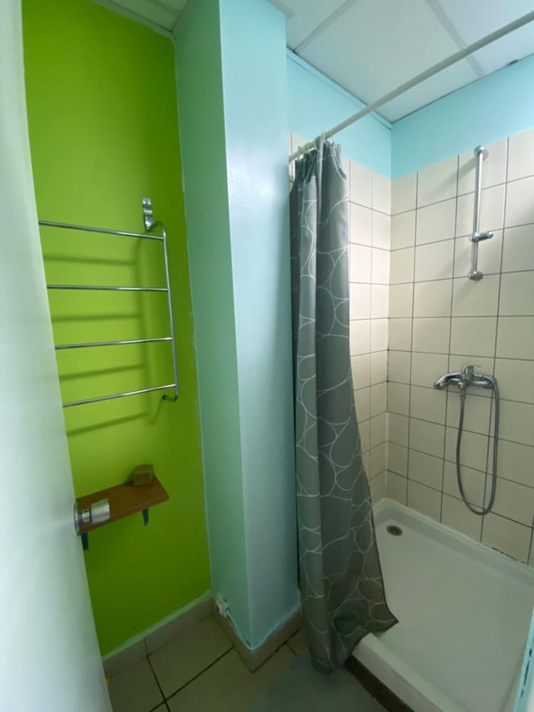 Mahana Lodge Hostel & Backpacker 69/69