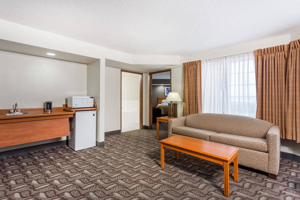 Wyndham Garden Madison Fitchburg 45/69