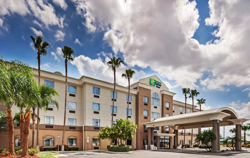 Holiday Inn Express Hotel And Suites Pharr 2/40