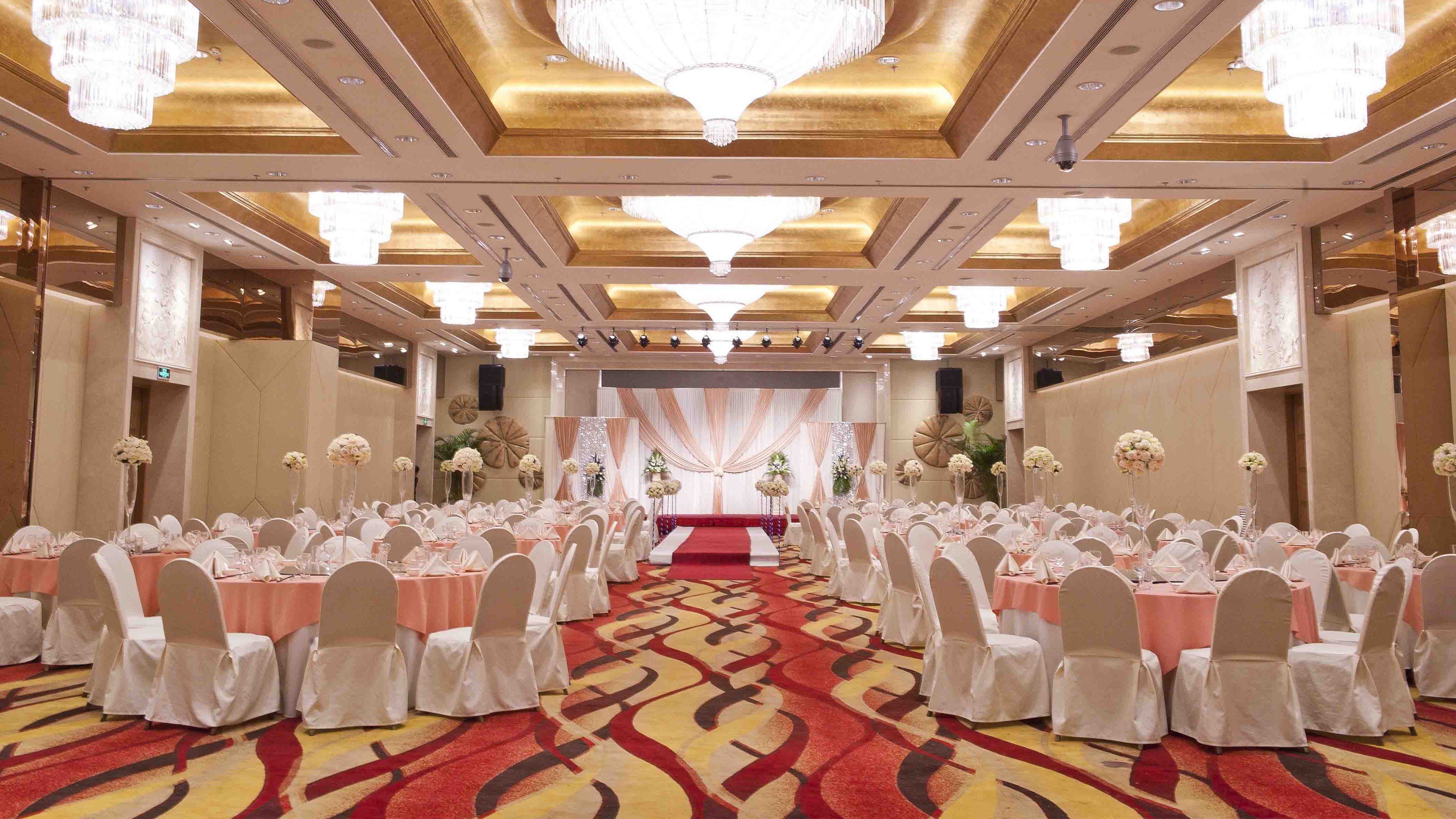 Holiday Inn Pudong 71/76