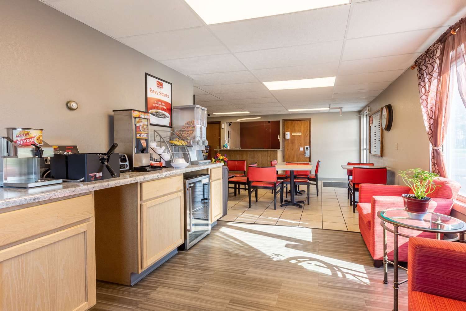 Econo Lodge Inn & Suites Escanaba North 7/14