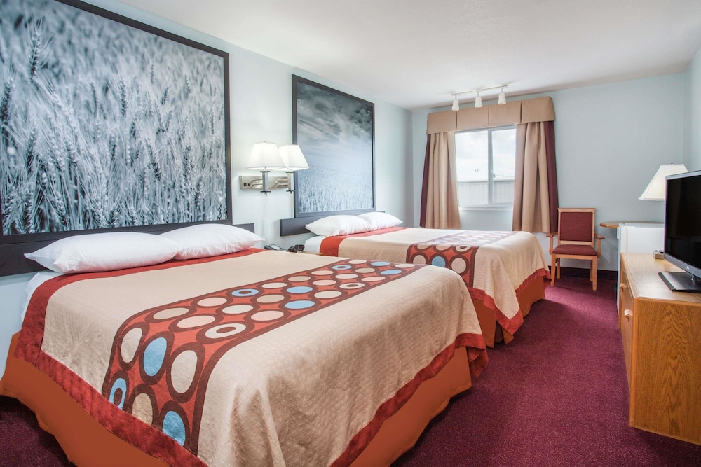 Room, 2 Queen Beds, Exterior Entrance