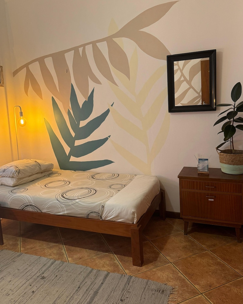 COMFORT, TWIN BEDS