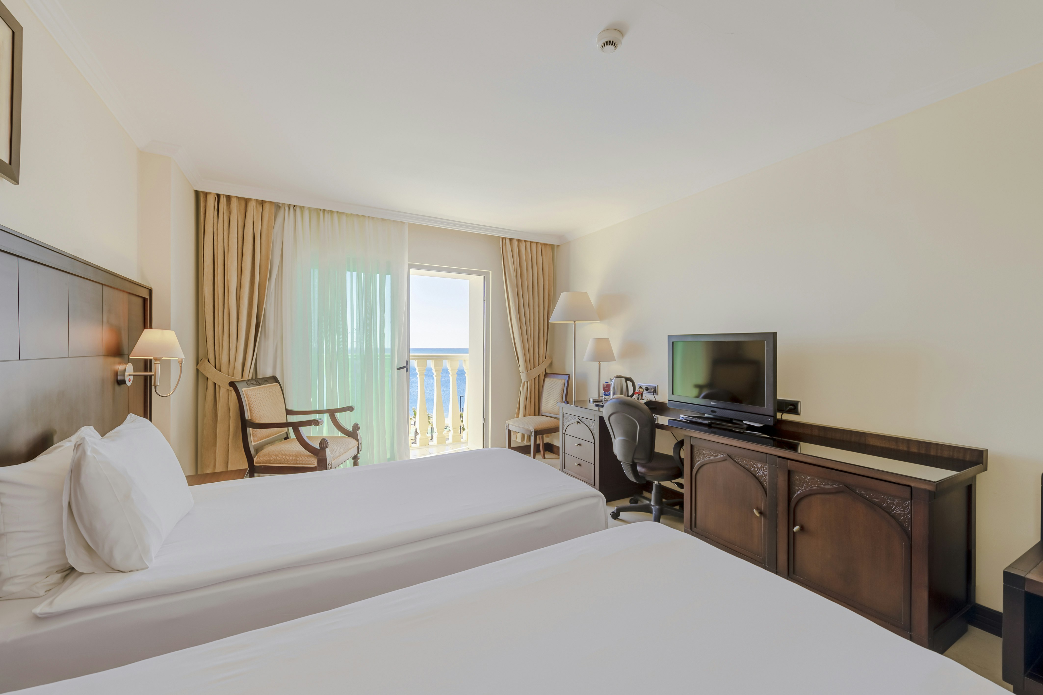 Standard, Twin Beds, Sea Front, Smoking