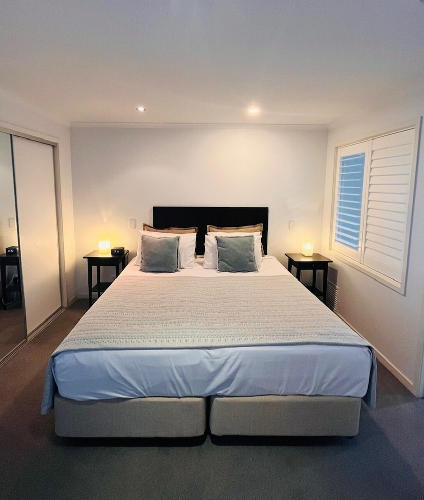 1 Brm Garden View Spa Apartment