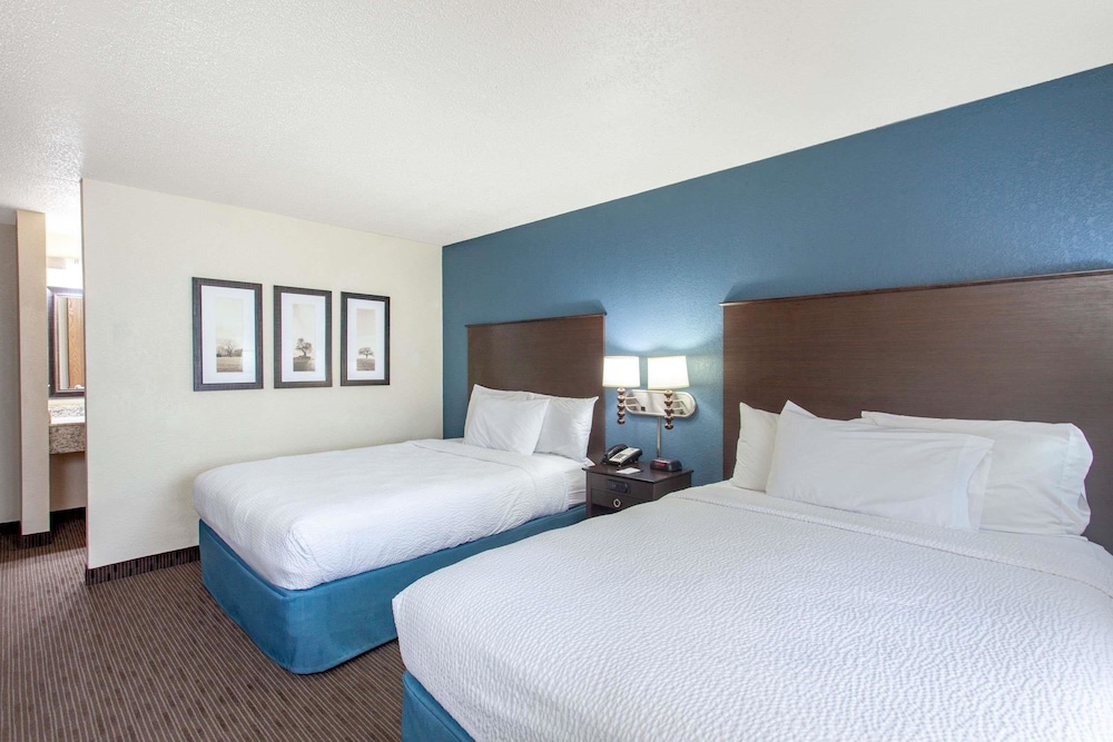 AmericInn by Wyndham Mankato Event Center 11/55
