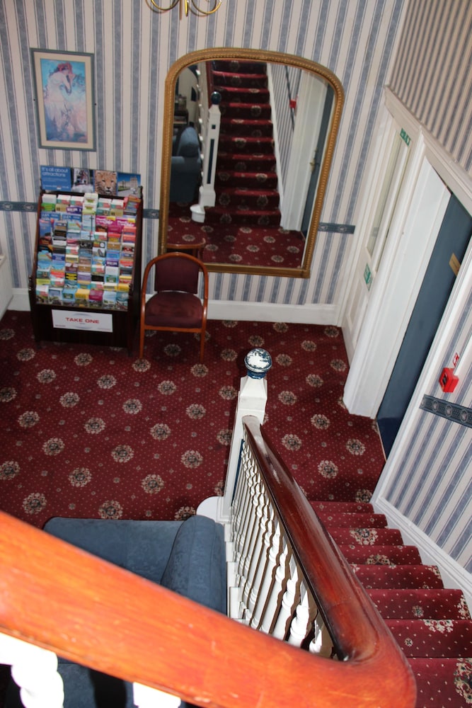 The Russell Hotel 10/50