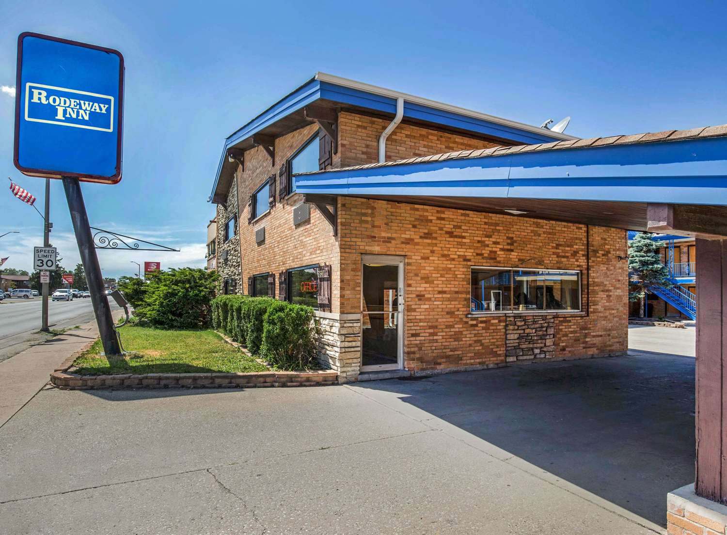 Rodeway Inn Lyons - La Grange 32/35