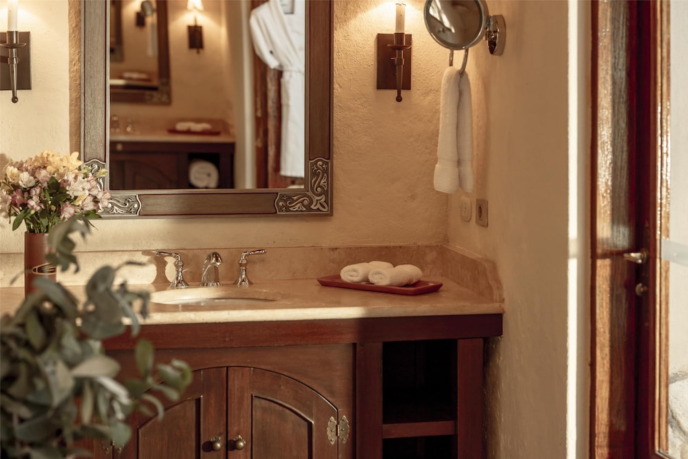 Belmond Las Casitas 1/50