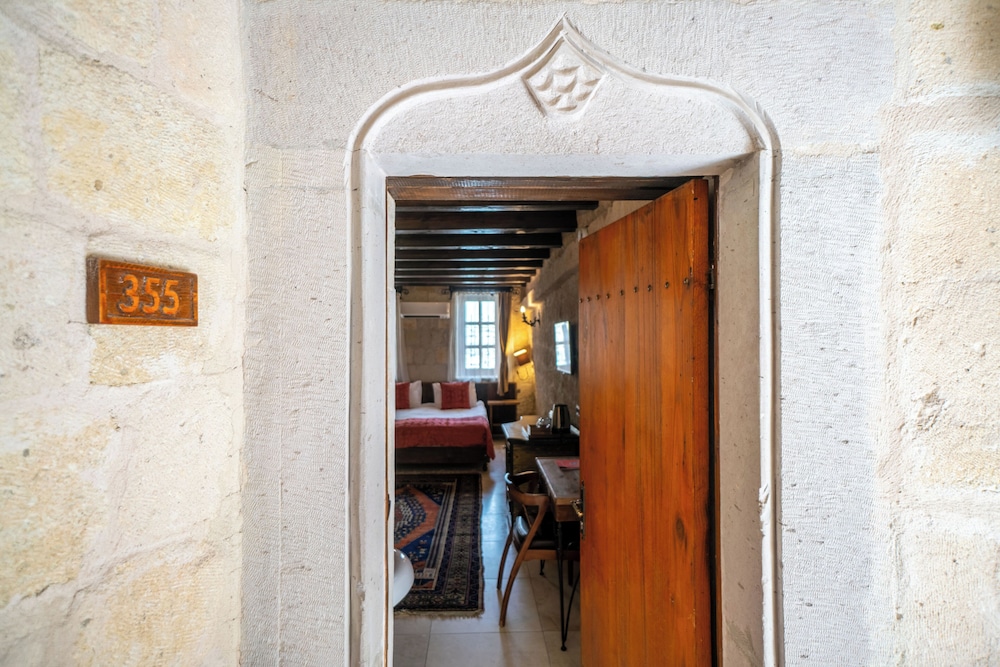 Divan Cave House 45/76