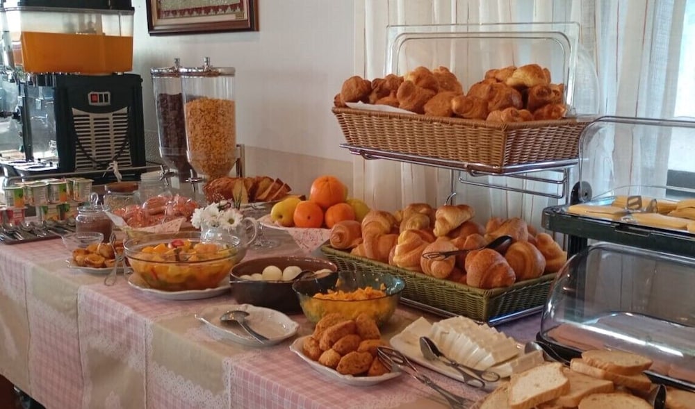 Hotel Santo Antonio De Fatima 8/26
