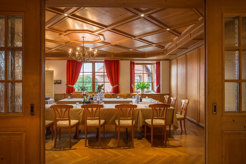 Hotel Restaurant Vinothek Lamm 51/69