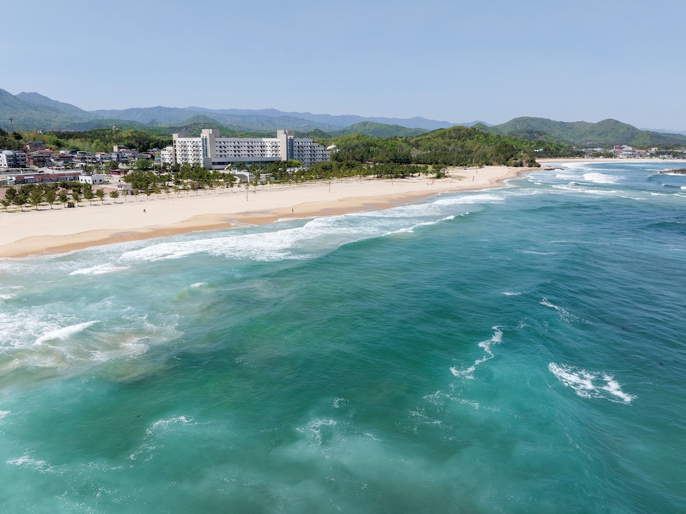 Ocean To You Resort Sokcho Seorak Beach Hotel And Condo 17/17