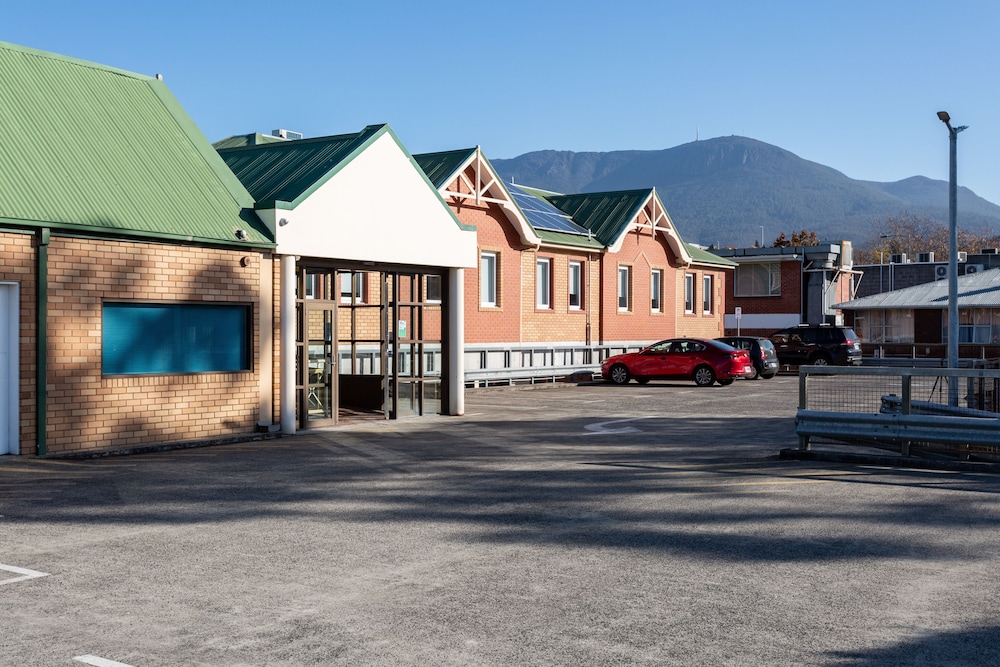 Mayfair Plaza Motel 5/53