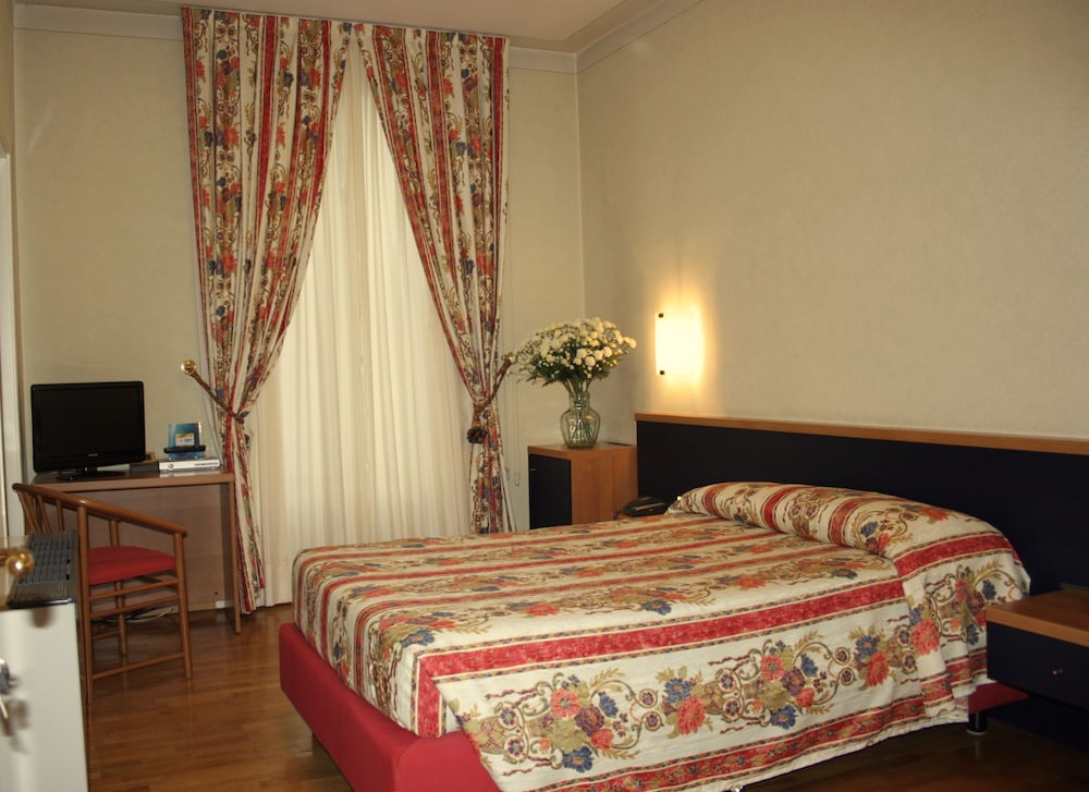 Hotel Gambara 12/29
