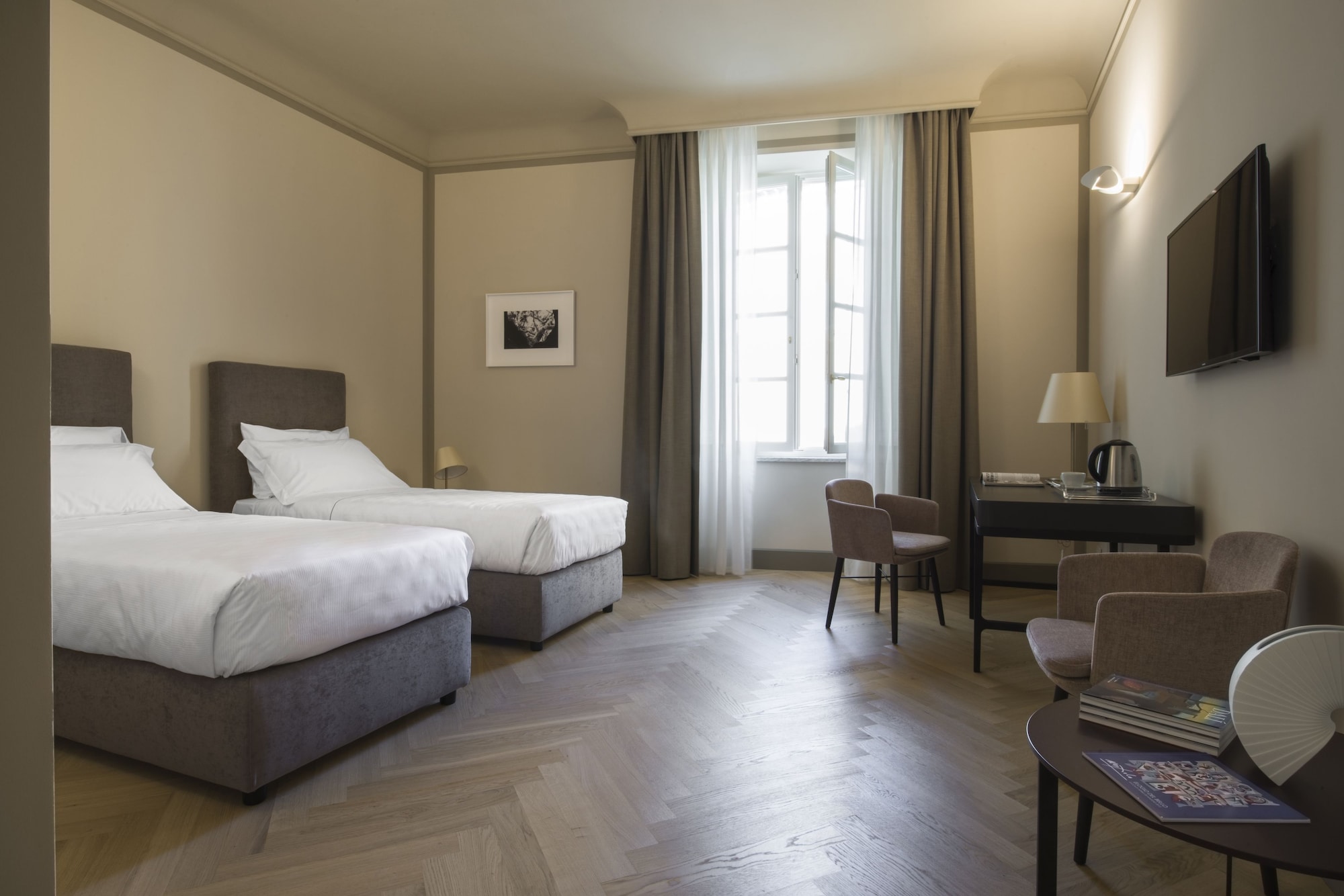 SUPERIOR, DOUBLE OR TWIN BED