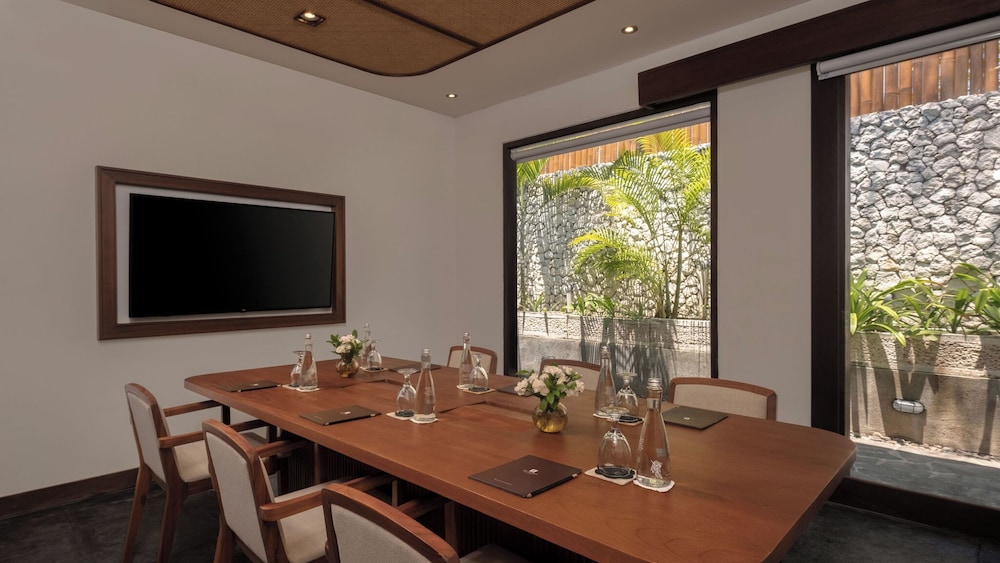 THE SHANTI RESIDENCE AND RESORT 56/66
