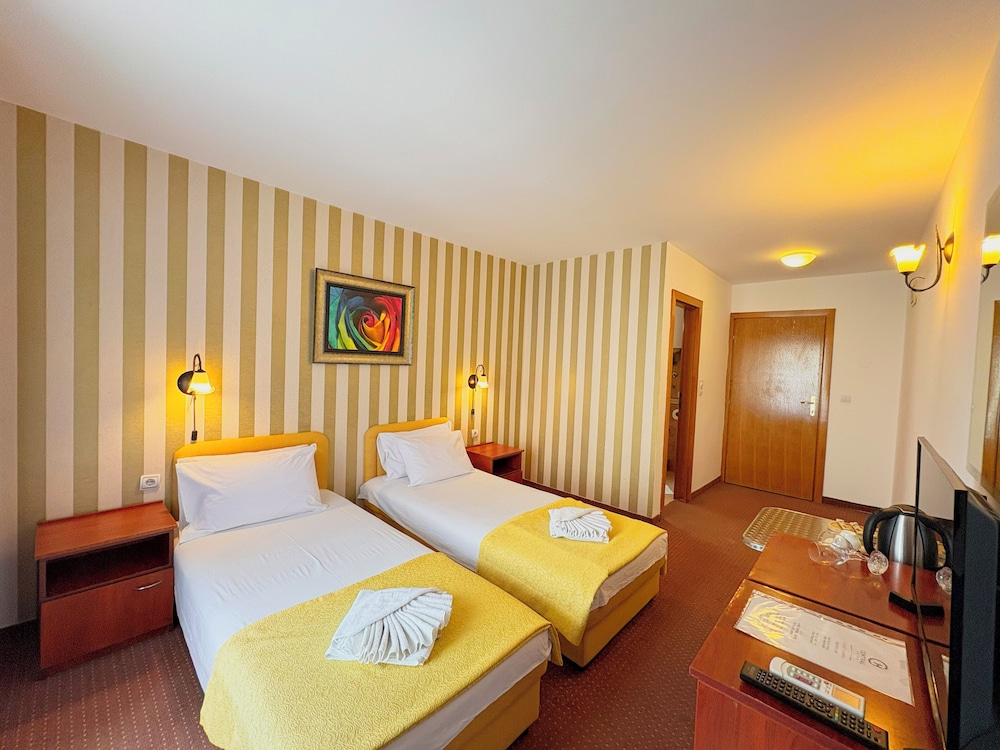 Villa Tropico 15/50