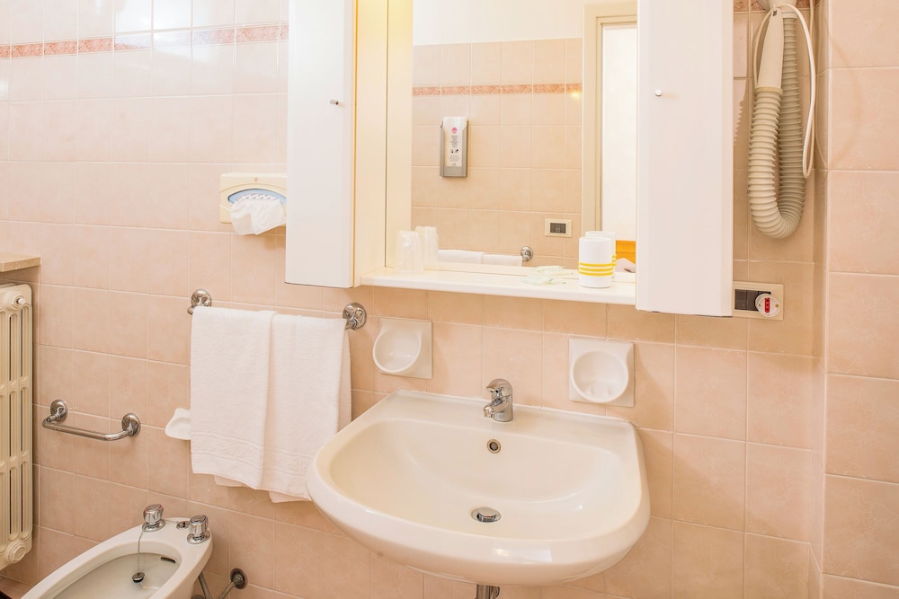Hotel Taormina 76/78
