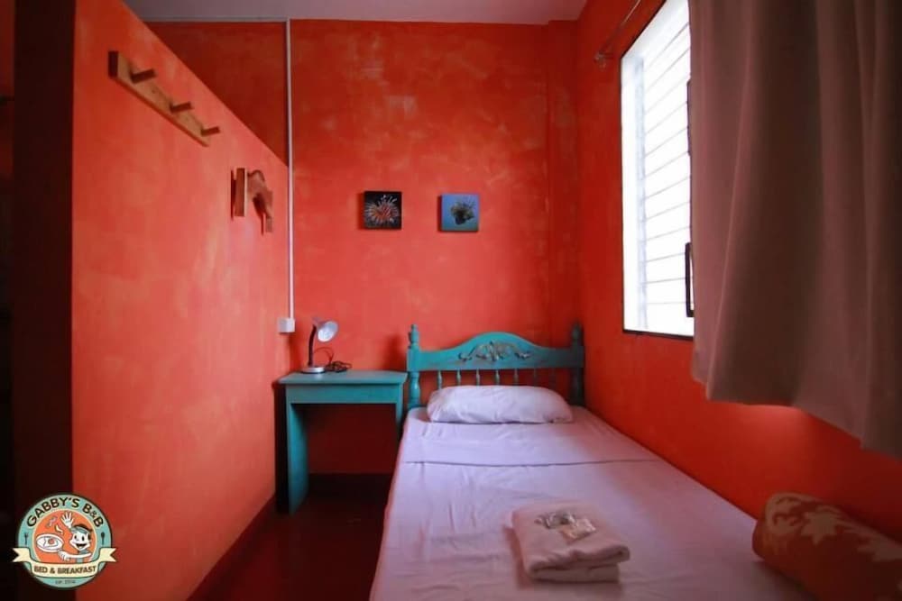 Gabby Apos S Bed And Breakfast 12/50