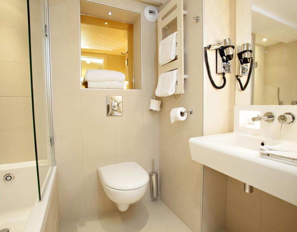 Hotel Elysee Secret Paris 54/60