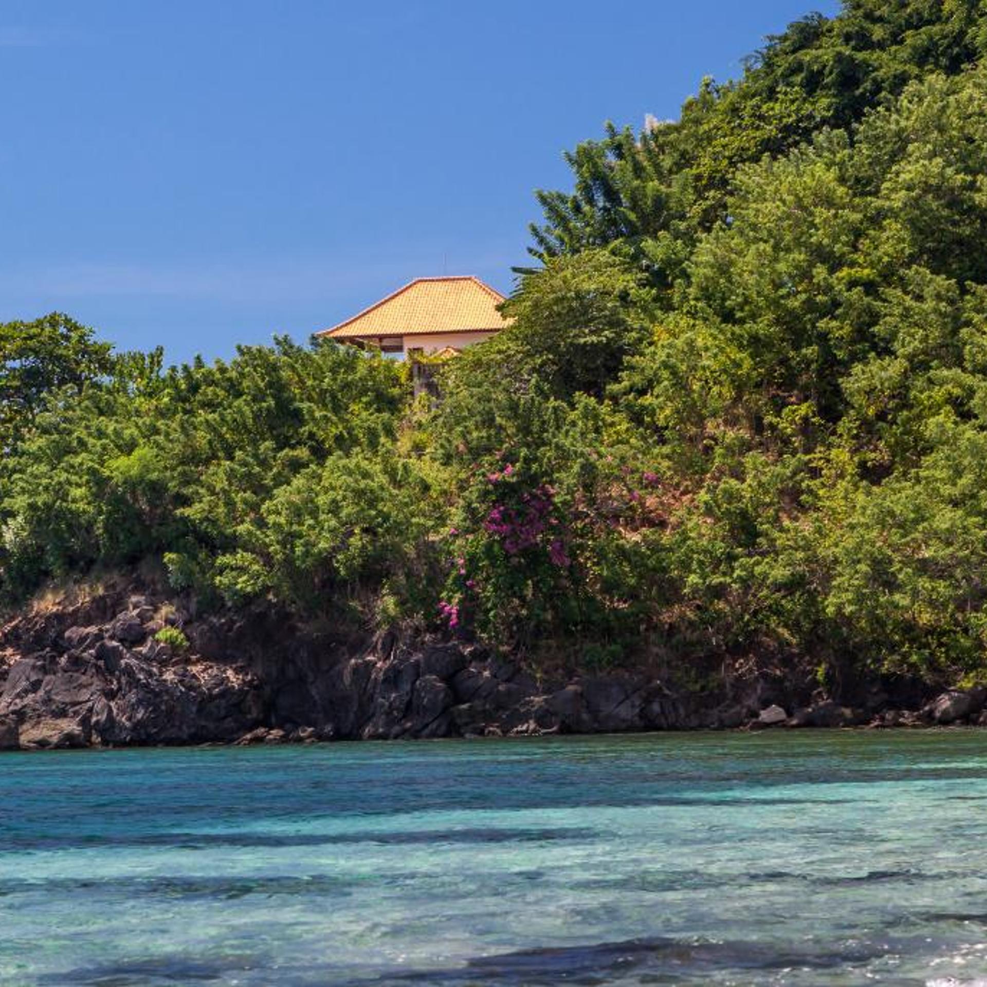 BLUE MOON VILLAS 48/55