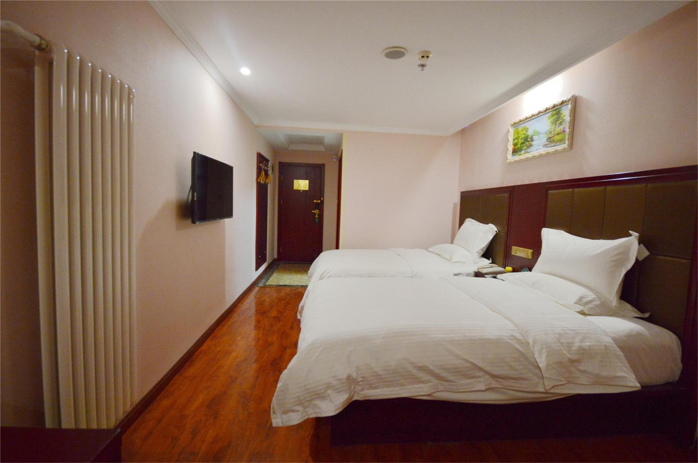 ROOM, TWIN BEDS, RIVER VIEW
