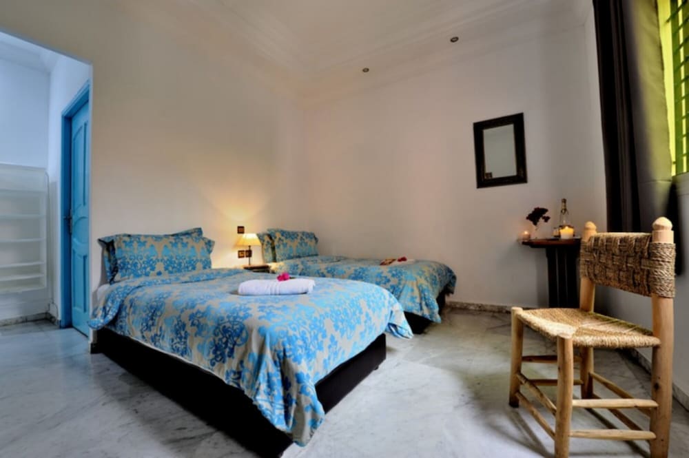 L'Hostel 10/50
