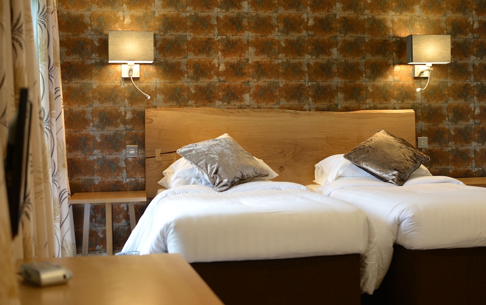 EX. BEST WESTERN WATERLOO HTL LDG 24/50